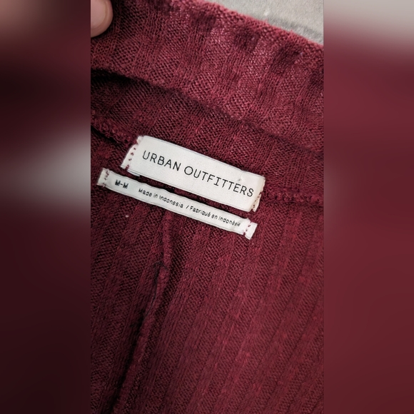 Urban Outfitters Maroon Collar Neck Oversized Knit Top Size Medium - Picture 4 of 8